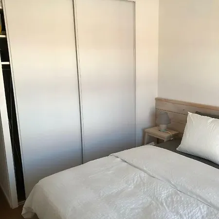 Apartment Ne Le Dis A Personne